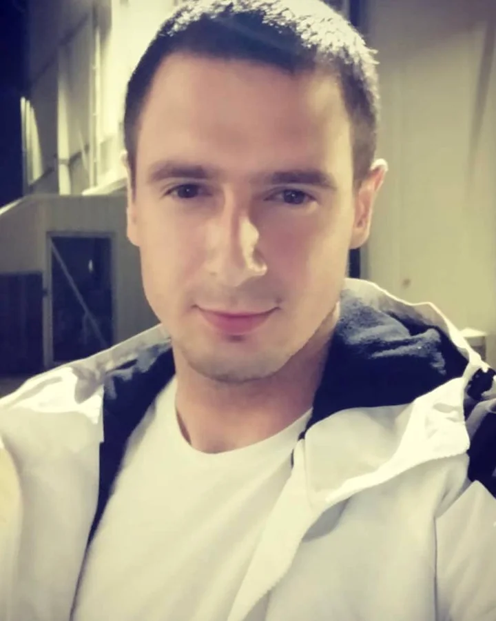Денис Єськов